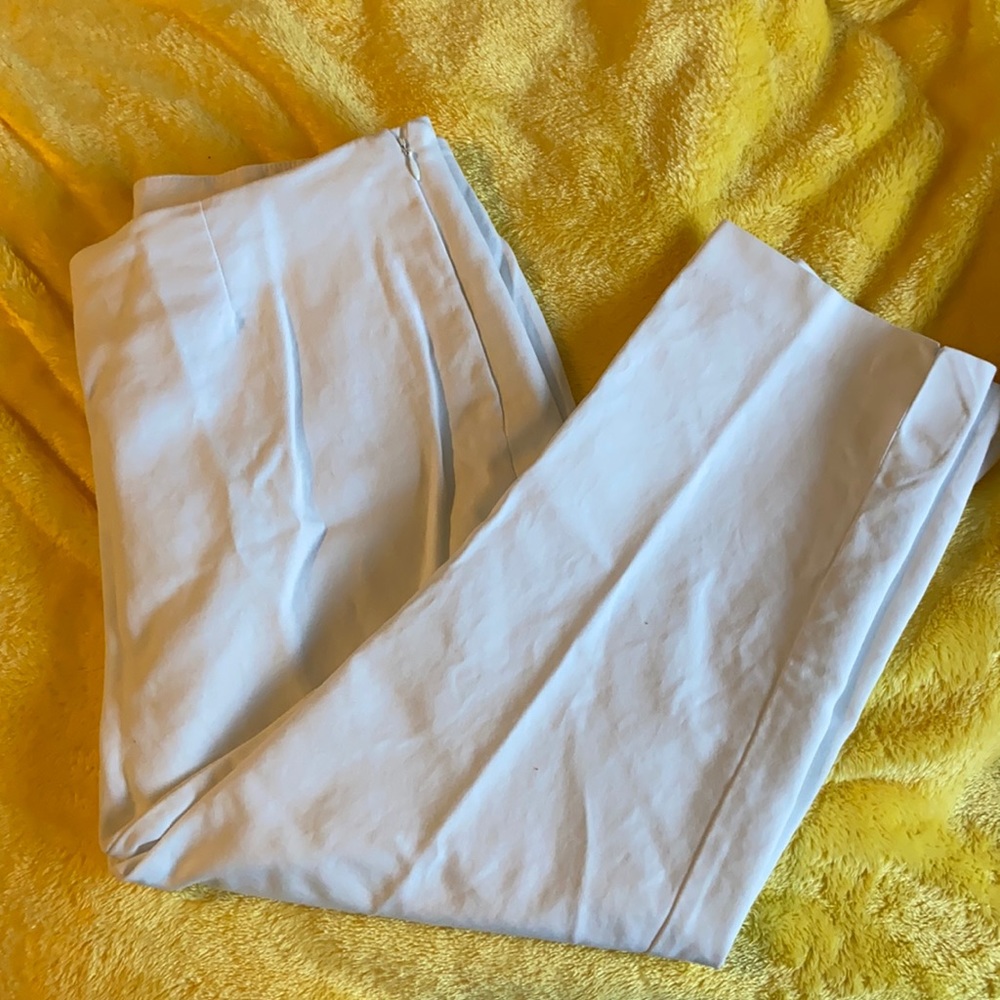 Size 2.5 Chico’s So Slimming Cropped Pants